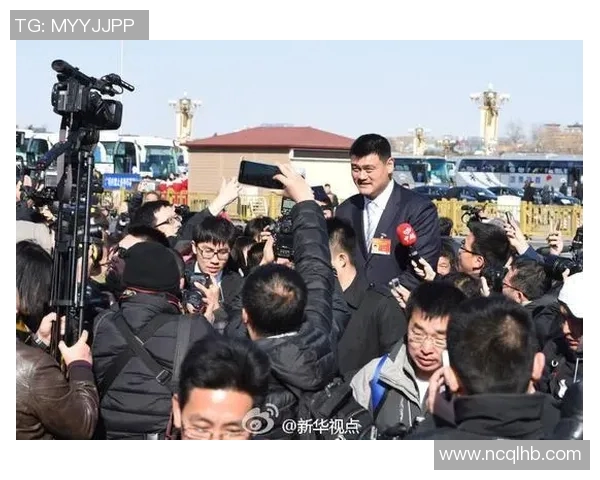 姚明的篮球传奇与人生轨迹速写图文解析 姚明的篮球传奇与人生轨迹速写图文解析